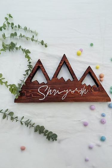 Mountains name board